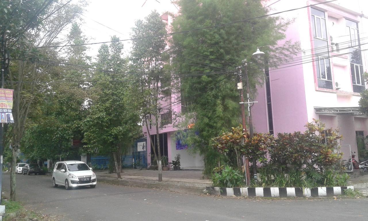Ning Ed-Hotel Malang Exterior foto